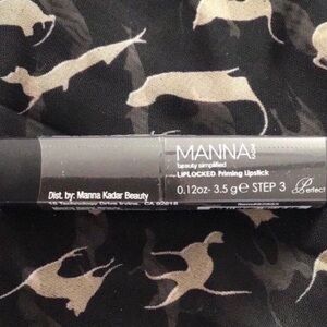 Manna KadarLiplocked Priming Lipstick in Bliss